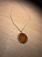 Zilveren hanger met rode agaat half edelsteen, Ophalen of Verzenden, Zo goed als nieuw, Zilver