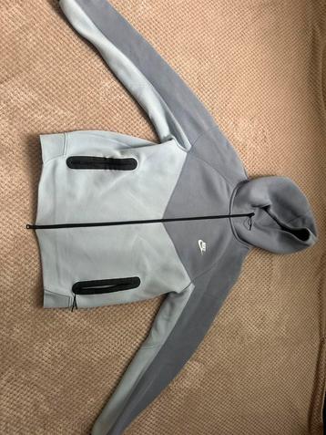 Nike tech fleece beschikbaar voor biedingen