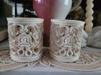 Twee vintage ivoren kleurige houders met rozen, Ophalen of Verzenden, Overige materialen