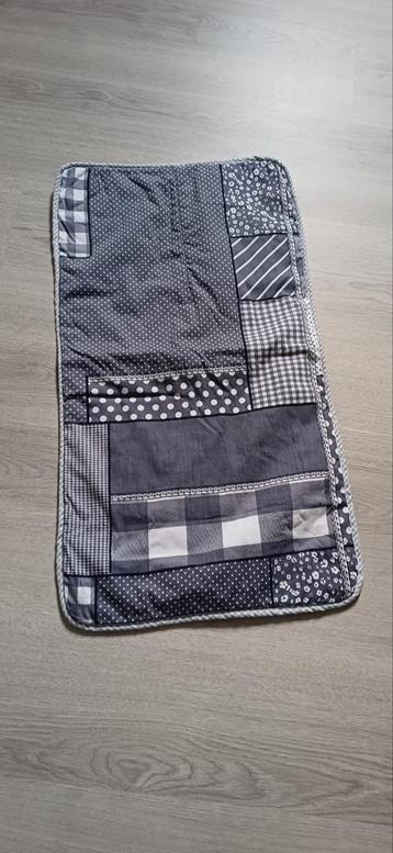 Patchwork Plaid Grijs/Wit Handgemaakt gratis beschikbaar voor biedingen