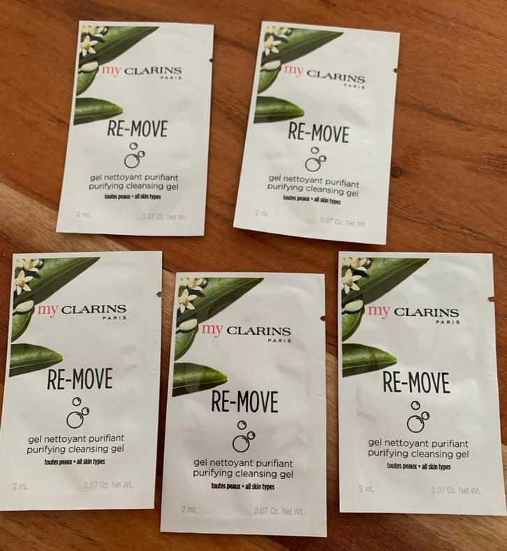 Clarins Re-move purifying cleansing gel reiniger 5 sachets, Sieraden, Tassen en Uiterlijk, Uiterlijk | Gezichtsverzorging, Nieuw