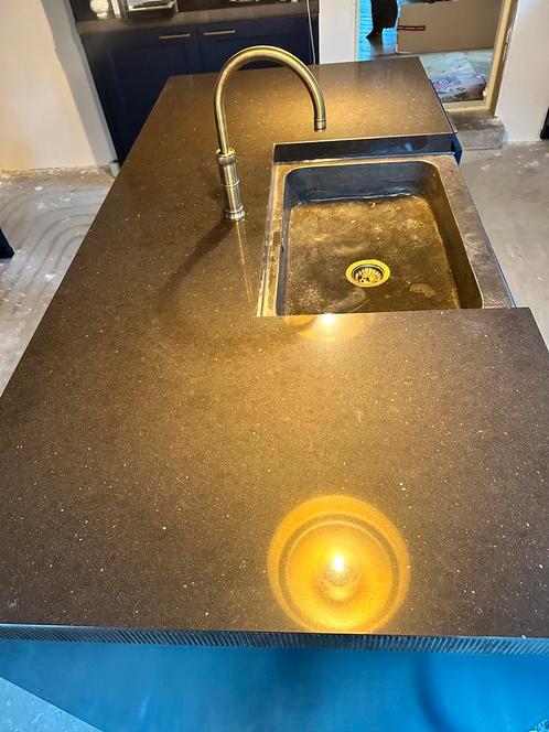 Nieuw zwart composieten aanrechtblad met gefrijnde rand, Huis en Inrichting, Keuken | Keukenelementen, Nieuw, Minder dan 100 cm