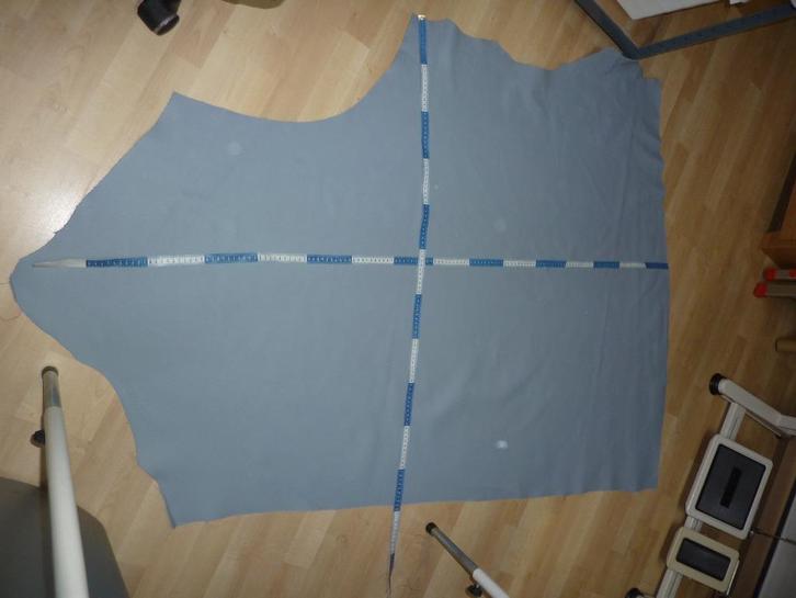 Lichtblauw groot restant soepel echt leer rundleer, Hobby en Vrije tijd, Stoffen en Lappen, Nieuw, Leer of Kunstleer, 30 tot 120 cm