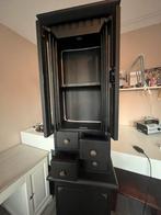 Geupcyclede Gothic Kast met LED Verlichting, Ophalen