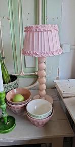 nieuw lampje met roze geruit kapje, Huis en Inrichting, Lampen | Tafellampen, Ophalen of Verzenden, Nieuw, Hout, Minder dan 50 cm