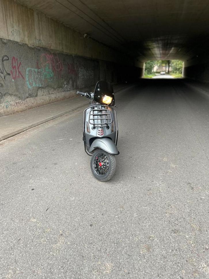 Vespa sprint 2016 2v, Fietsen en Brommers, Scooters | Overige merken, Gebruikt, Maximaal 45 km/u, Benzine, Ophalen of Verzenden