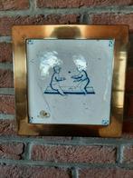 Delftsblauwe antieke tegel in koperen lijst, Antiek en Kunst, Antiek | Wandborden en Tegels, Ophalen of Verzenden