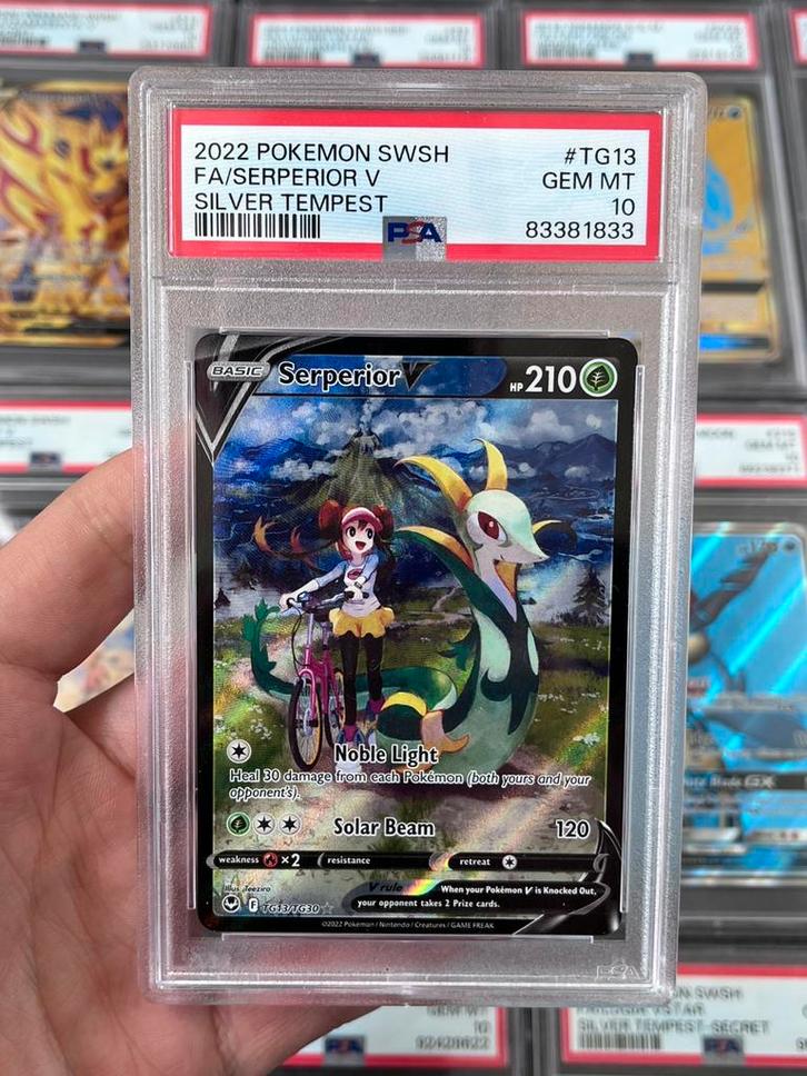 Pokémon PSA 10 Serperior V #TG13 Silver Tempest, Hobby en Vrije tijd, Verzamelkaartspellen | Pokémon, Zo goed als nieuw, Losse kaart