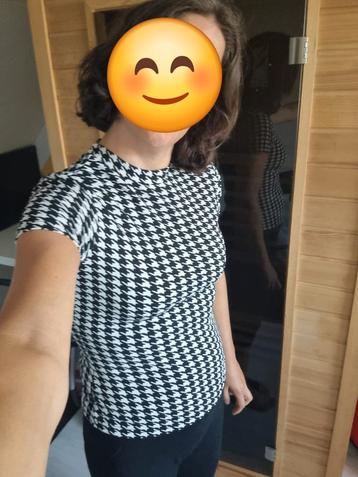 Zomers shirtje in Pied de poules patroon 38 beschikbaar voor biedingen