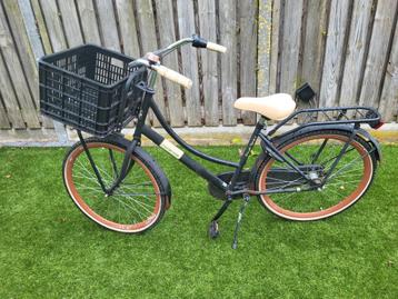 Meisjes fiets beschikbaar voor biedingen