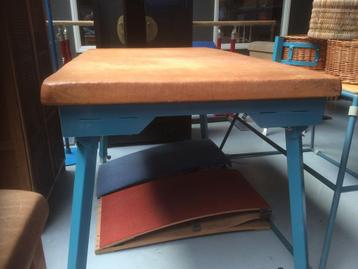 Gymtafel,Turn spring-tafel, sta vergader-tafel beschikbaar voor biedingen
