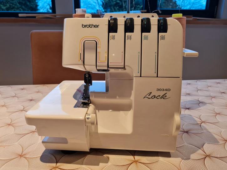 Brother Lockmachine - Uitstekende Staat!, Hobby en Vrije tijd, Naaimachines en Toebehoren, Zo goed als nieuw, Lockmachine, Brother