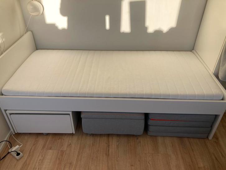 IKEA Släkt bed 90-200 incl lattenb., matras, 2xopberg, matje, Huis en Inrichting, Slaapkamer | Bedden, Gebruikt, Eenpersoons, 90 cm
