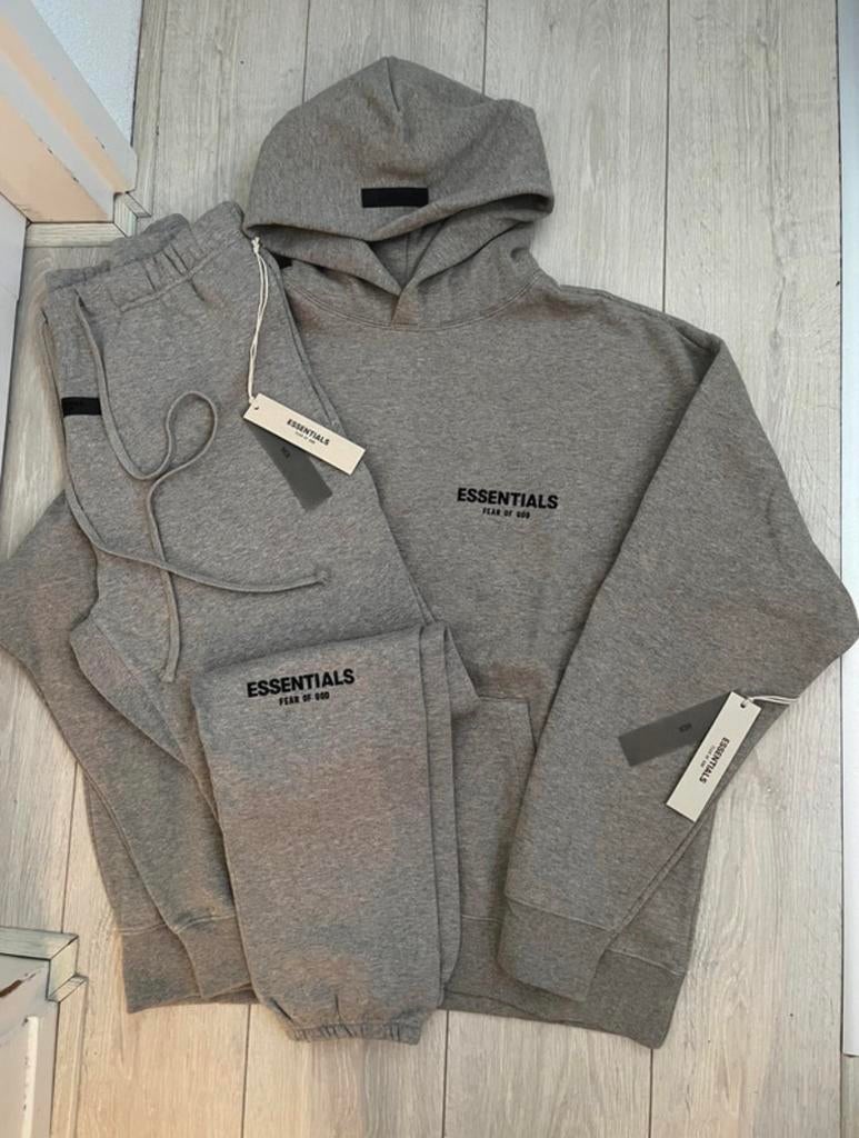 Essentials Pak - Maat M - Grijs, Kleding | Heren, Truien en Vesten, Ophalen of Verzenden, Zo goed als nieuw, Maat 48/50 (M), Grijs