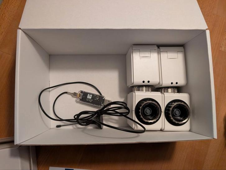 Itho Daalderop Slimme Radiator Regelaar 4x, Doe-het-zelf en Verbouw, Verwarming en Radiatoren, Zo goed als nieuw, Thermostaat