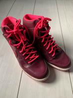 Rood/rose Nikes sleehak maat 40, Ophalen of Verzenden, Gedragen, Rood
