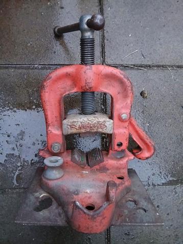 Ridgid buizenklem / bankschroef.  beschikbaar voor biedingen