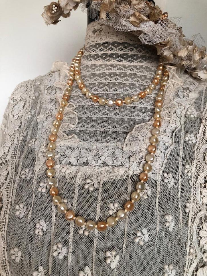 Handgeknoopte 2 kleurige parel snoer Halsketting, Sieraden, Tassen en Uiterlijk, Antieke sieraden, Ketting, Overige materialen