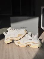 Balenciaga Triple S Beige Wit - Maat 39, Ophalen of Verzenden, Zo goed als nieuw, Beige, Sneakers of Gympen