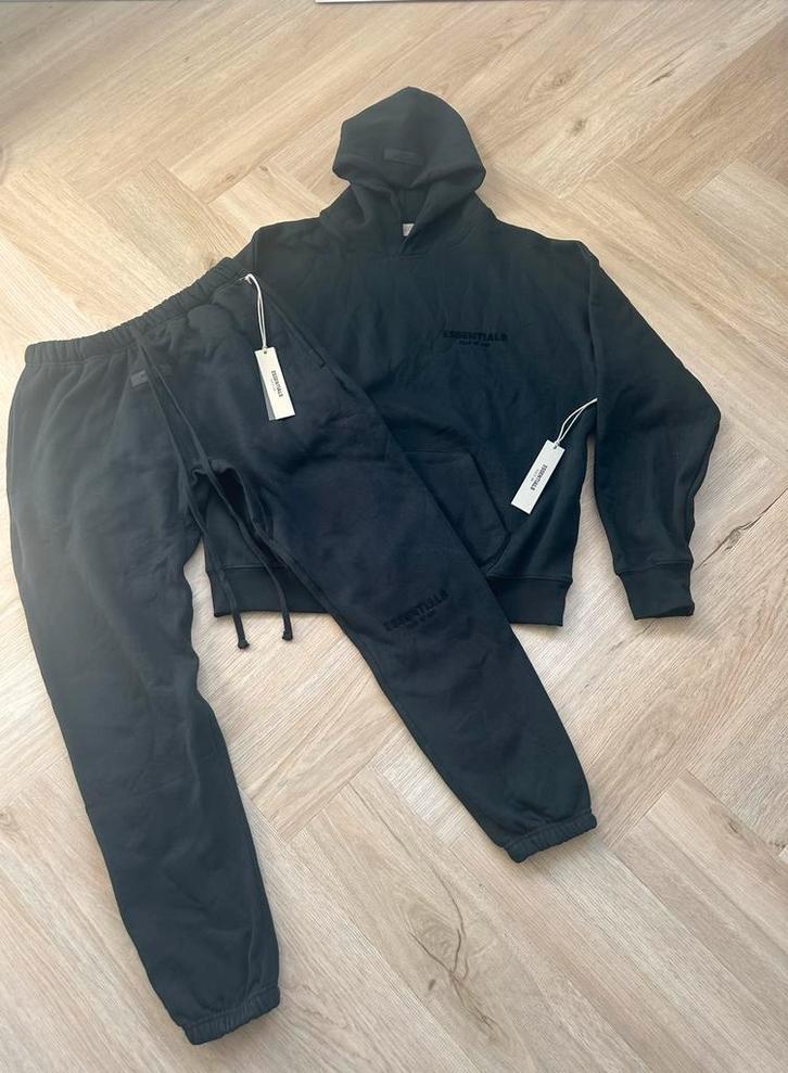 Essentials traingspak fog zwart, Kleding | Dames, Huispakken, Nieuw, Maat 38/40 (M), Zwart, Ophalen of Verzenden