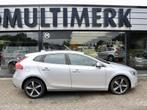 Volvo V40 2.0 D4 Momentum Business, Euro 5, Gebruikt, Zwart, Leder en Stof