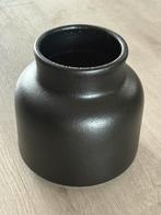 Zwarte vaas, Zwart, Aardewerk of Porselein, Ophalen of Verzenden, Zo goed als nieuw