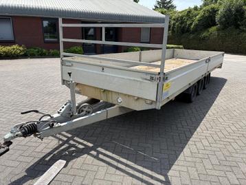 Hapert Plateauwagen 605x200 cm bj 2022 tridem parabool assen beschikbaar voor biedingen