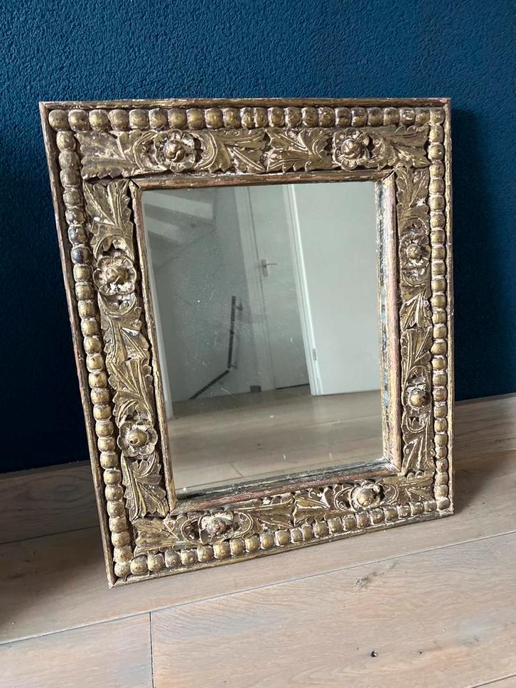 Spiegel met Houtsnijwerk Lijst - 59x71cm, Huis en Inrichting, Woonaccessoires | Spiegels, Minder dan 100 cm, Rechthoekig, Ophalen