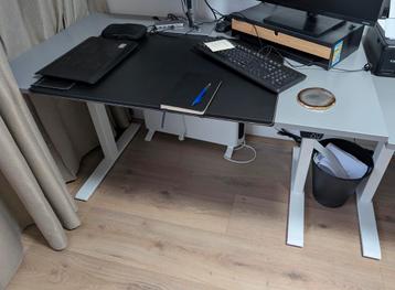 IKEA RODULF Elektrisch Zit-Sta Bureau beschikbaar voor biedingen