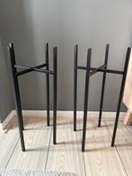 Twee planten standaards, Tuin en Terras, Bloembakken en Plantenbakken, Ophalen, Gebruikt, Rond, Minder dan 30 cm