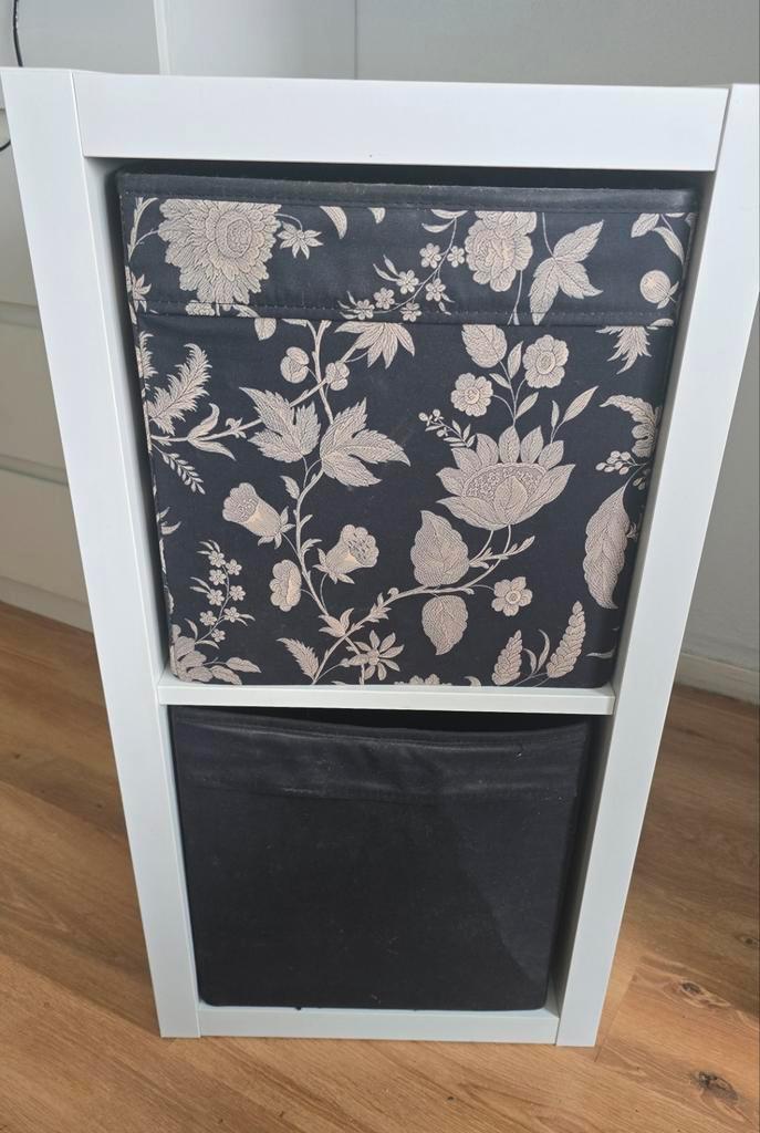 Ikea Kallax kastje + 2 Bakken, Huis en Inrichting, Kasten | Overige, Gebruikt, Ophalen of Verzenden