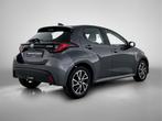 Toyota Yaris 1.5 Hybrid First Edition (bj 2020, automaat), Auto's, 12 maanden, Stof, Gebruikt, Zwart