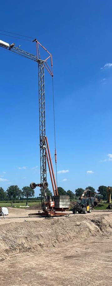 Bouwkraan acromet 19S beschikbaar voor biedingen