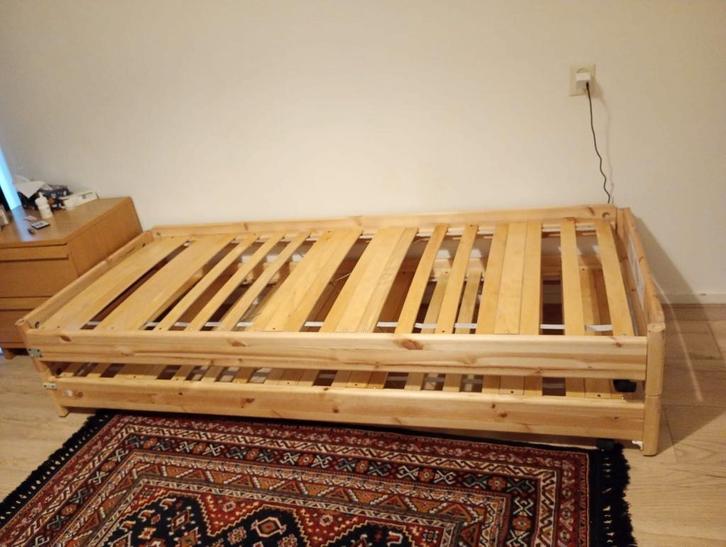 IKEA bedframes (2 stuks) – flexibel & ruimtebesparend, Huis en Inrichting, Slaapkamer | Bedden, Zo goed als nieuw, Twijfelaar