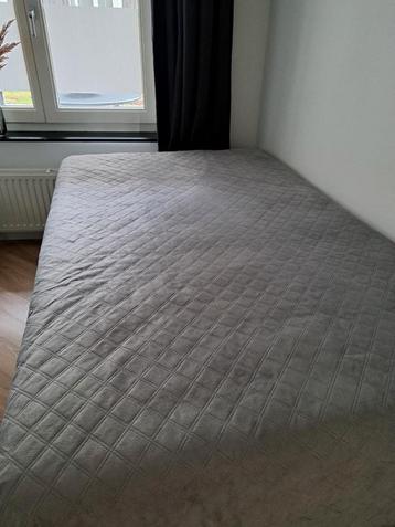 Boxspring zo goed als nieuw 120/200cm beschikbaar voor biedingen