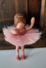 Genaaldvilte Ballerina in roze wol naaldvilten handgemaakt, Ophalen of Verzenden, Nieuw, Figuurtje(s), Wolvilt