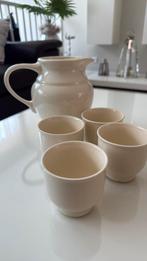 Kan + 4 mokken, Huis en Inrichting, Keuken | Servies, Ophalen of Verzenden, Zo goed als nieuw, Overige stijlen, Kop(pen) en/of Schotel(s)