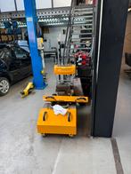 Deze tiga veegmachine met opvangbak en sneeuwschuiver 750,-, Ophalen, Overige soorten, Volle zon