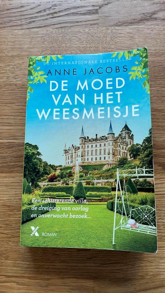 Anne Jacobs - De moed van het weesmeisje, Boeken, Literatuur, Gelezen, Nederland, Ophalen of Verzenden