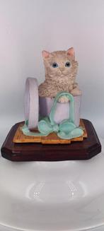 Lief Katje in Mand - Porseleinen Beeldje, Ophalen of Verzenden