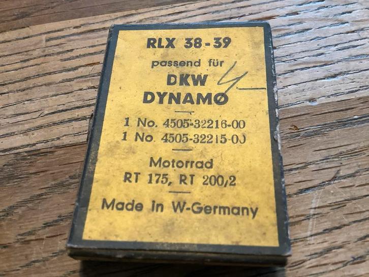 DKW RT 175/200 Dynamo Koolborstels RLX 38-39 - Nieuw in doos, Fietsen en Brommers, Brommeronderdelen | Oldtimers, Nieuw, Overige merken