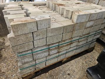 Nieuwe passtukken voor H klinkers, volle pallet beschikbaar voor biedingen