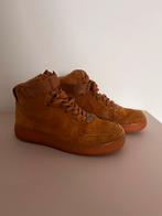 Nike Air Force 1 High Suède Dames - Maat 39, Kleding | Dames, Schoenen, Ophalen of Verzenden, Zo goed als nieuw, Bruin, Sneakers of Gympen