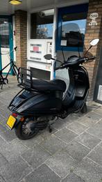 Mat zwart vespa sprint note uit nov 2019, Fietsen en Brommers, Scooters | Vespa, Ophalen, Gebruikt, Maximaal 45 km/u, Benzine