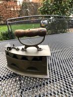 Antiek messing strijkijzer met lipsluiting € 20,00, Antiek en Kunst, Antiek | Gereedschap en Instrumenten, Ophalen of Verzenden