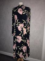 Prachtige jurk, River Island! Nieuw!, Kleding | Dames, Jurken, Nieuw, Ophalen of Verzenden, Maat 36 (S), Onder de knie