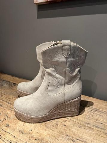 Super leuke laarsjes - nieuw beschikbaar voor biedingen