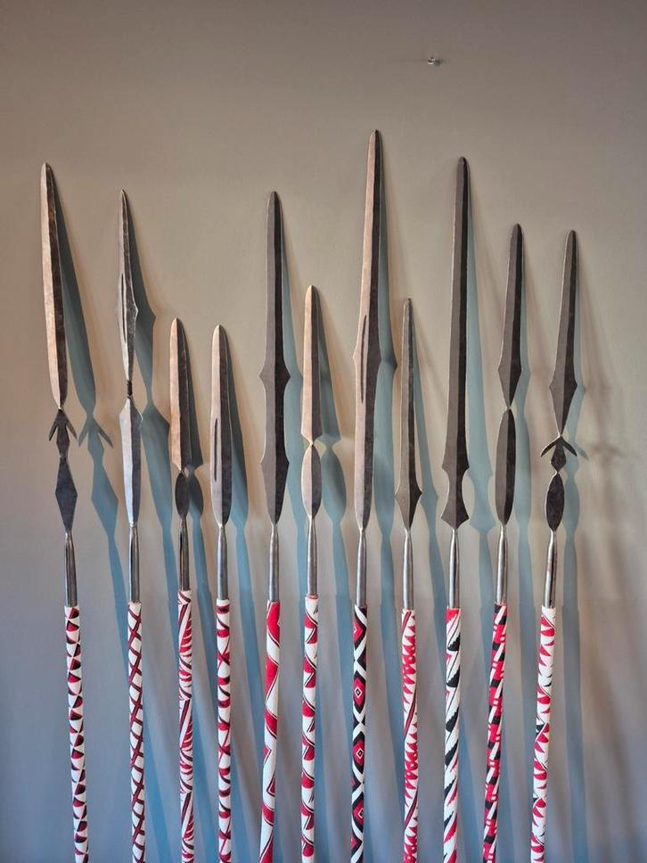 Unieke Set ceremoniële Masai Speren 176 CM, Antiek en Kunst, Kunst | Niet-Westerse kunst, Ophalen of Verzenden