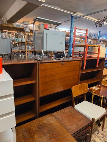 Vintage Kastenwand - Stijlvol en Praktisch! beschikbaar voor biedingen