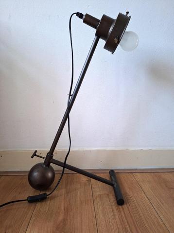  Metalen tafellamp / bureaulamp met schakelaar beschikbaar voor biedingen